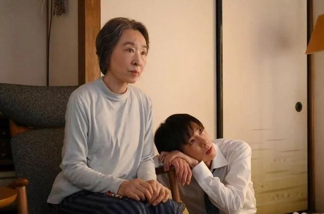 怎么做才能不在意他人的眼光 v2-76f96567529668c28a7138036793d79b_r.jpg