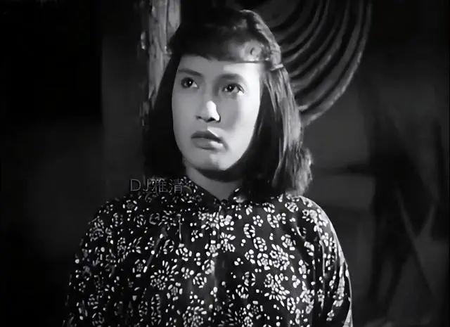 奋斗者1922年1月31日秦怡出生于上海,自小有了一个表演梦"电影是很