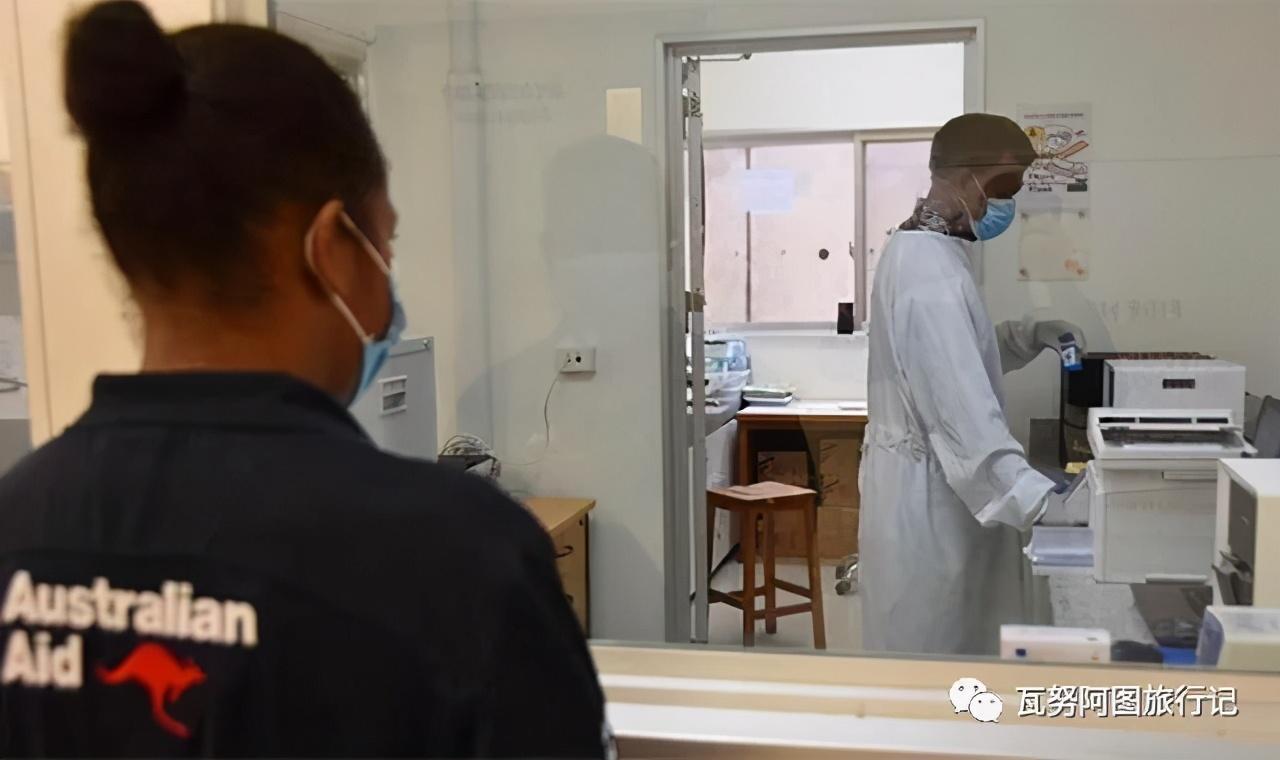 与瓦努阿图第一例新冠肺炎确诊病例搭乘同机的17名被遣返者的检测结果