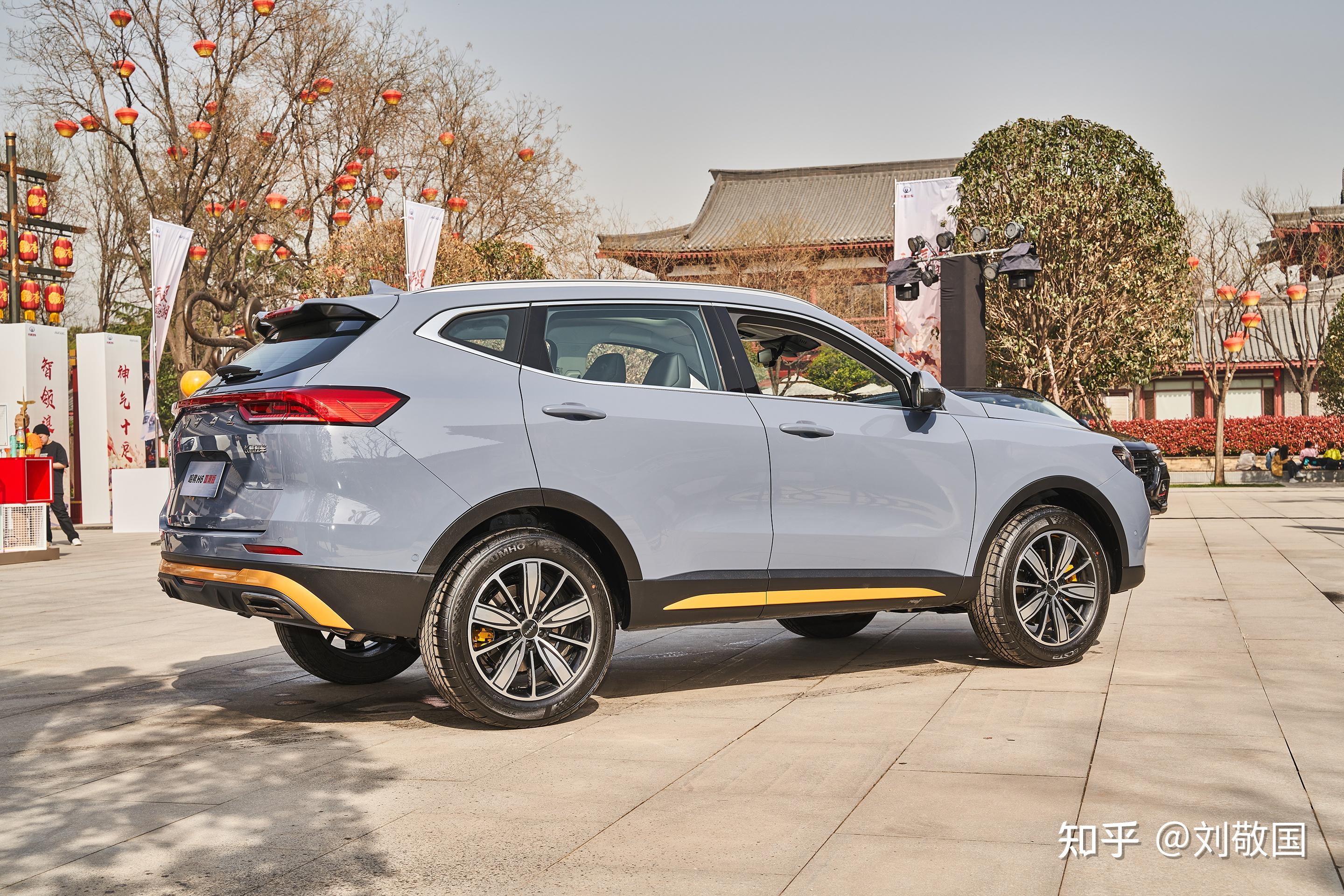 如何选择哈弗h6看看这款国潮版豪华青瓦灰车型详解