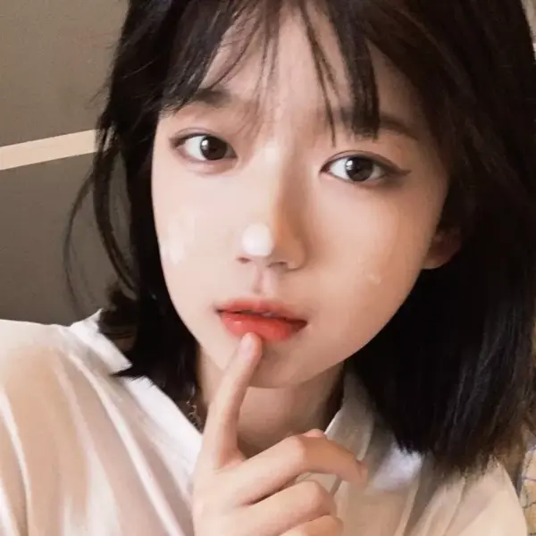 青春活力的可爱女生头像图片(16张)