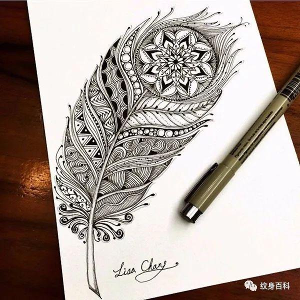 纹身手稿轻盈的羽毛纹身