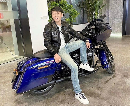 辛父发声为什么非要把辛有志往死逼陈山发文暗指某狗不行