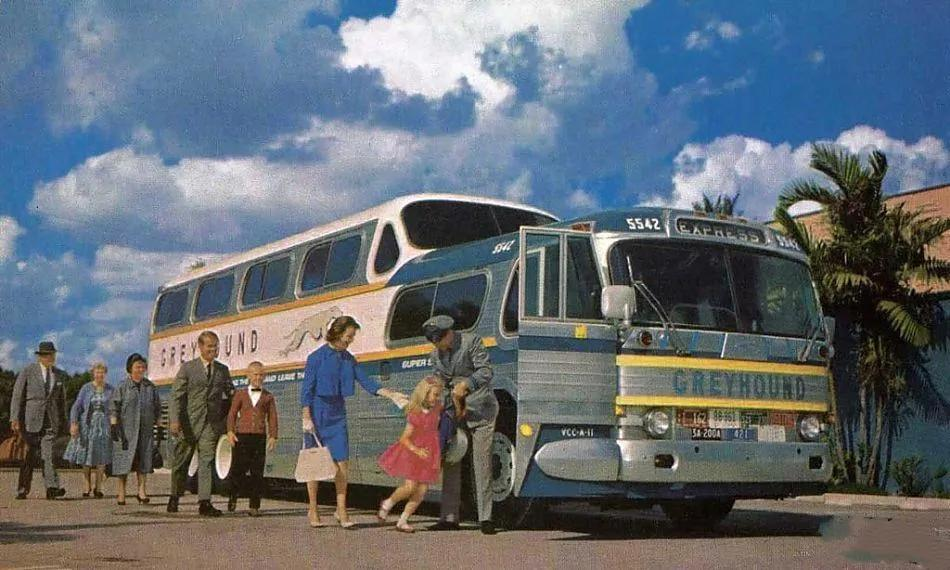 重温美国电影中的巴士文化