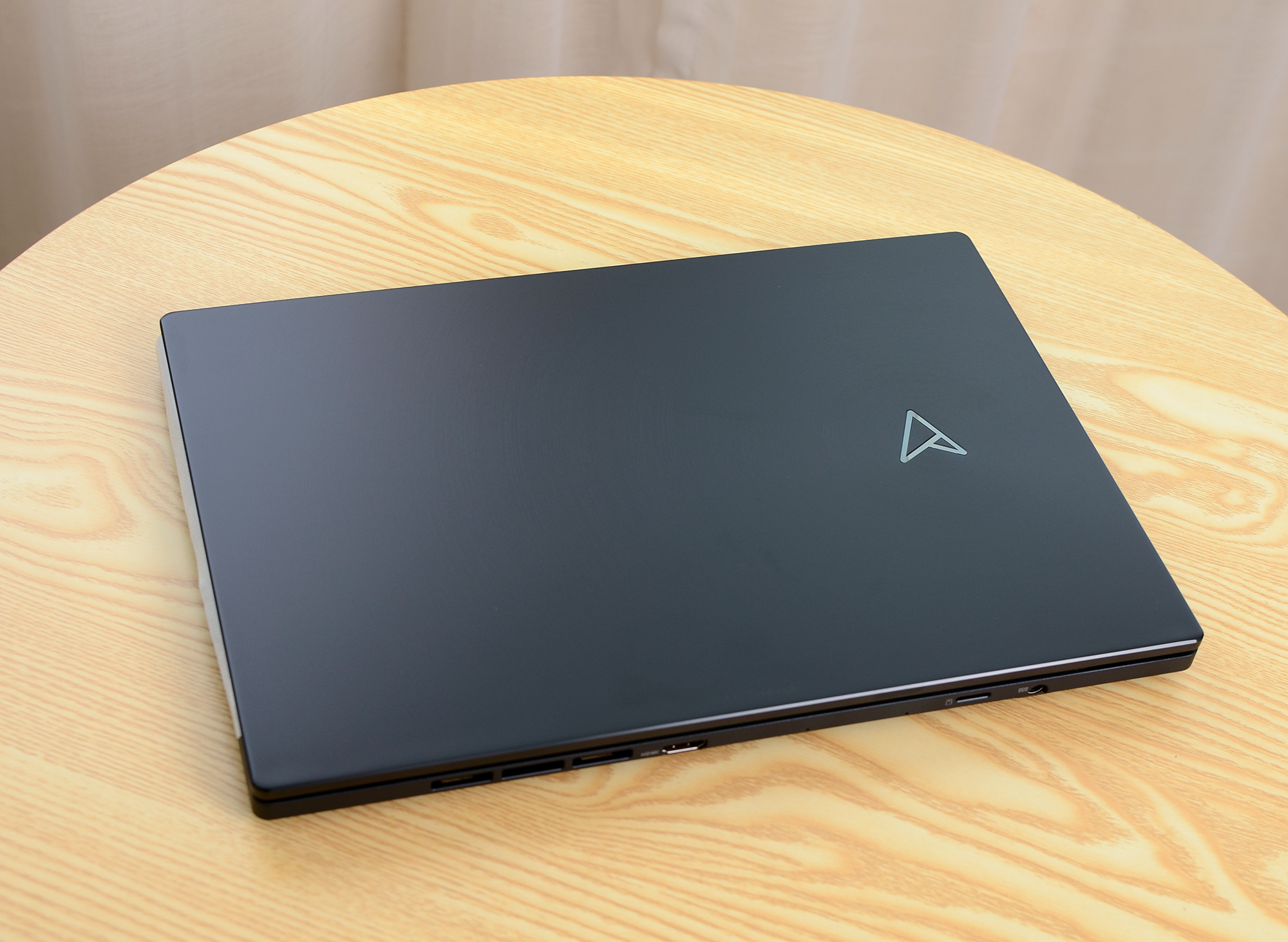 好屏为创作而生性能为效率而升华硕灵耀x双屏pro2022笔记本深度评测