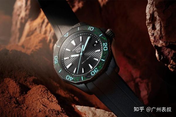 太阳能驱动的潜水表: TAG Heuer Aquaracer Professional 200