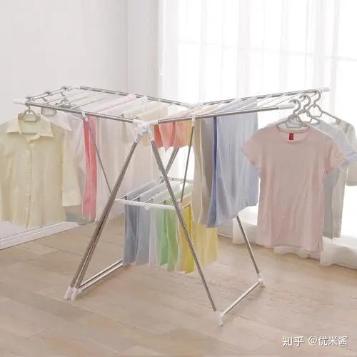 家里没有阳台不能晾衣服?你还可以这样做!