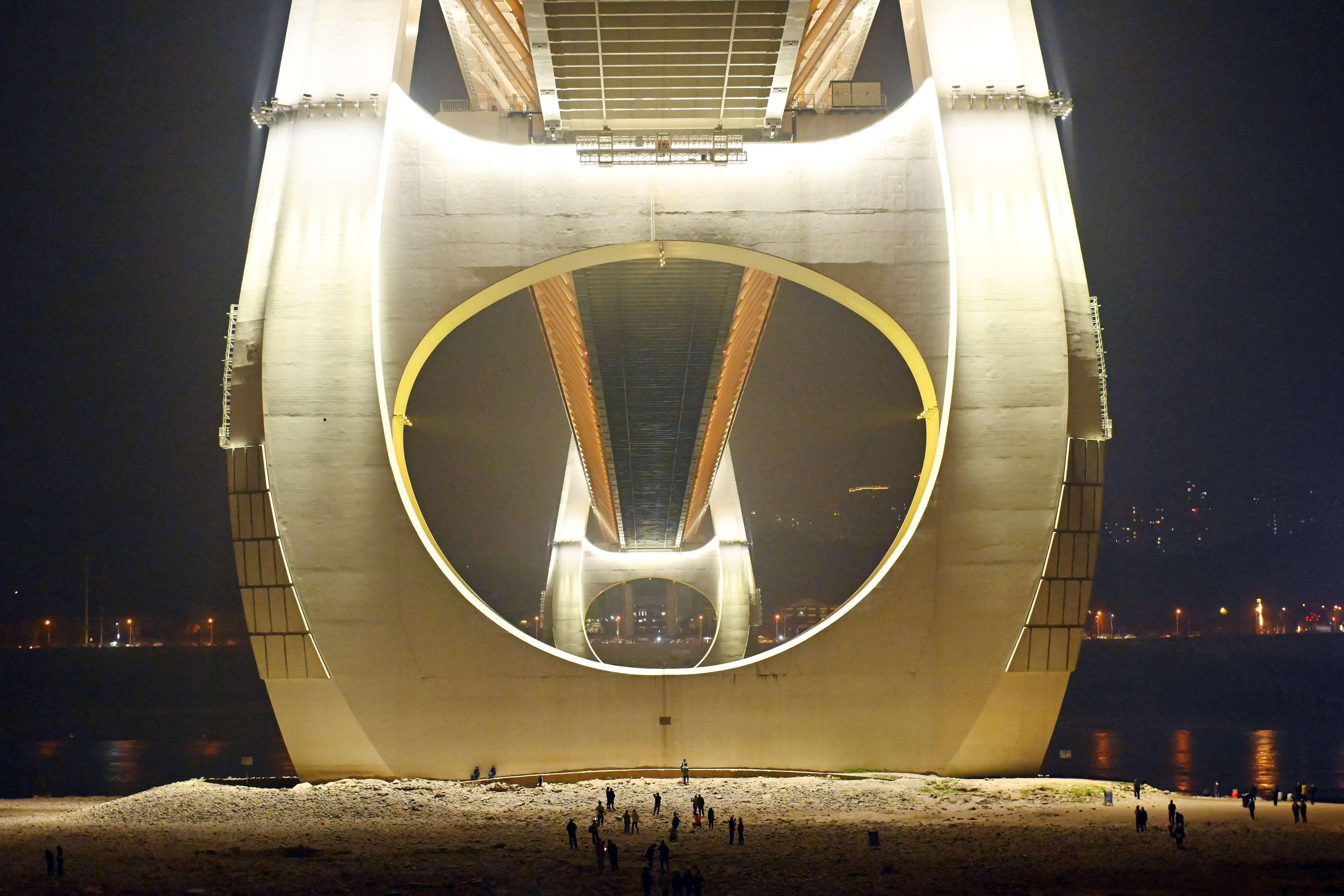 壮哉!重庆市白居寺长江大桥火出圈