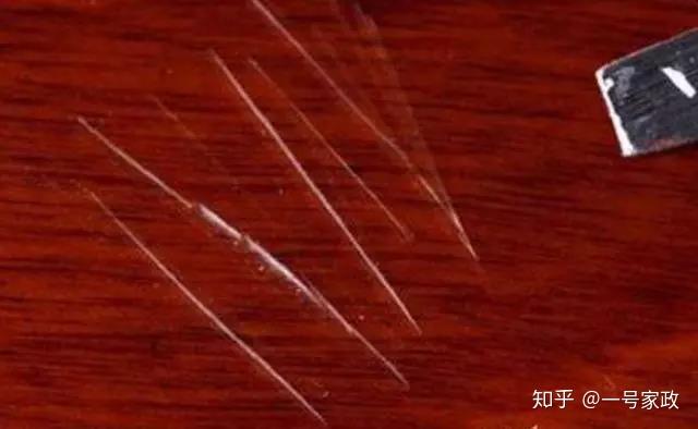 木质地板容易划上划痕,教你一招,地板划痕就不那么明显了 - 知乎