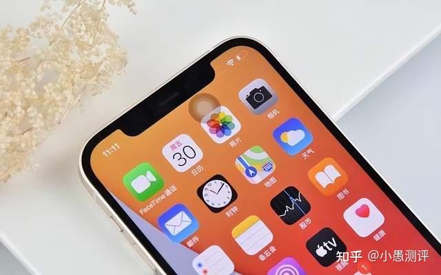 苹果iphone12拥有一块6.