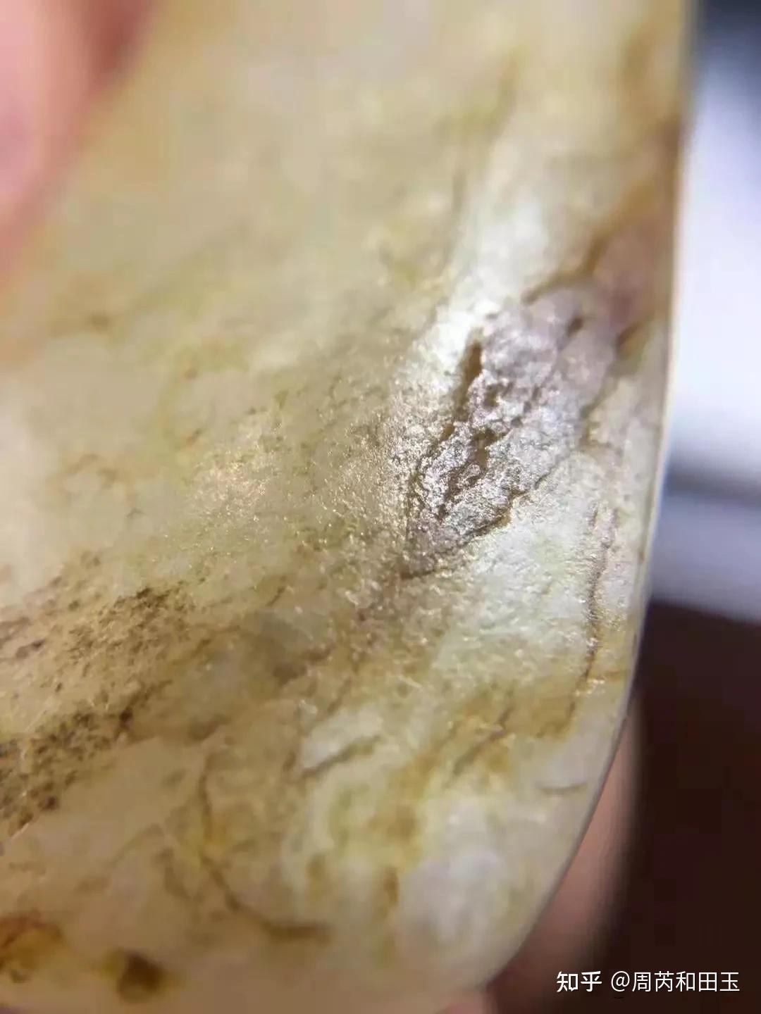 绺裂皮纹判断和田玉籽料的皮色你会吗