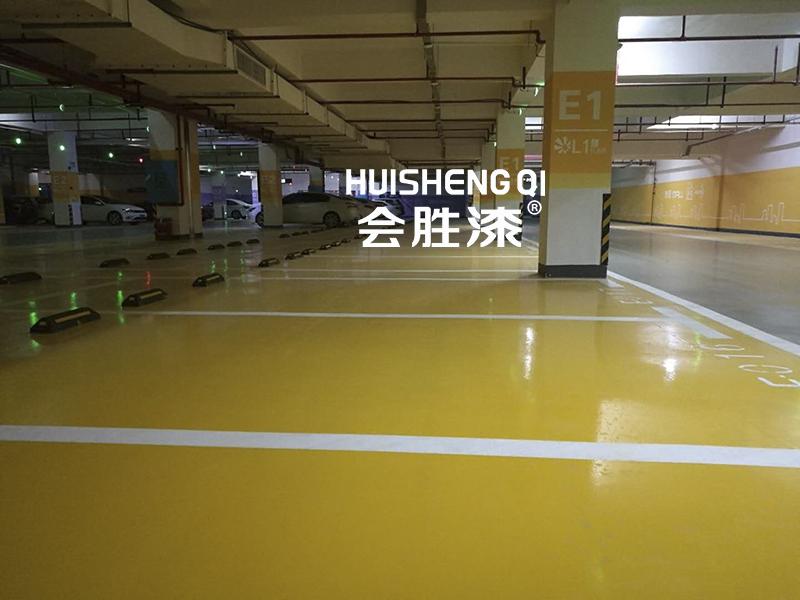 加油站刷的也是反光漆