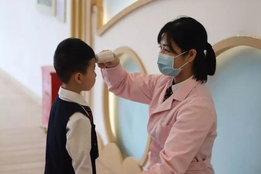 爱,让孩子们健康每一天 ——康桥公学幼儿园保健医生的工作日常