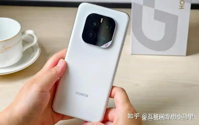 荣耀GT Pro和荣耀WIN RT哪个好?核心区别一眼看懂,买前必看