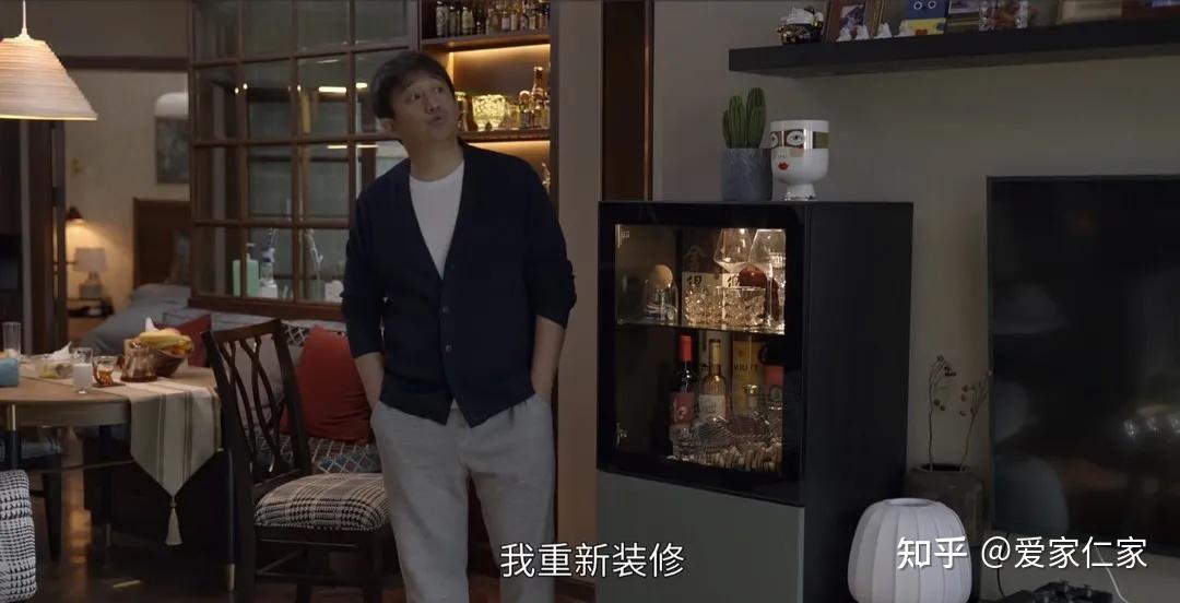 与小敏家一样,男主角陈卓(黄磊 饰)的家也是紧凑的两室一厅.