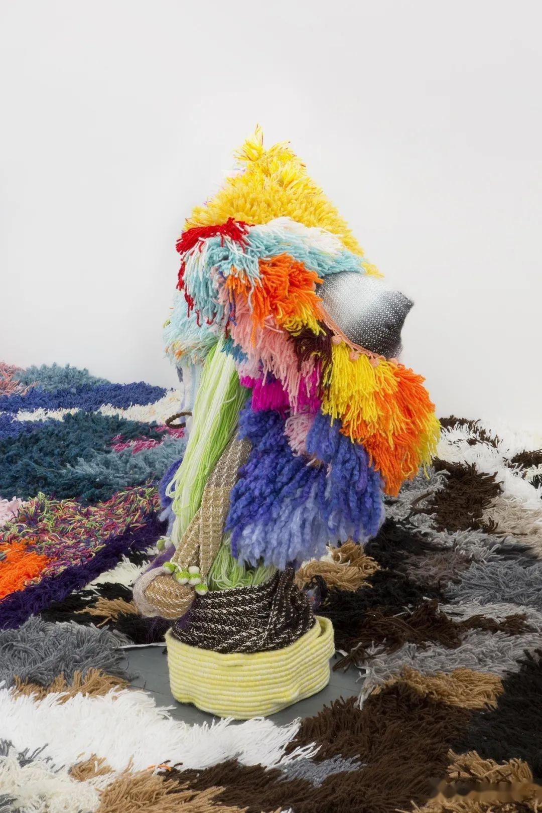 美国纺织艺术家sarahzapata多彩装置艺术对自身身份的质疑与挑战