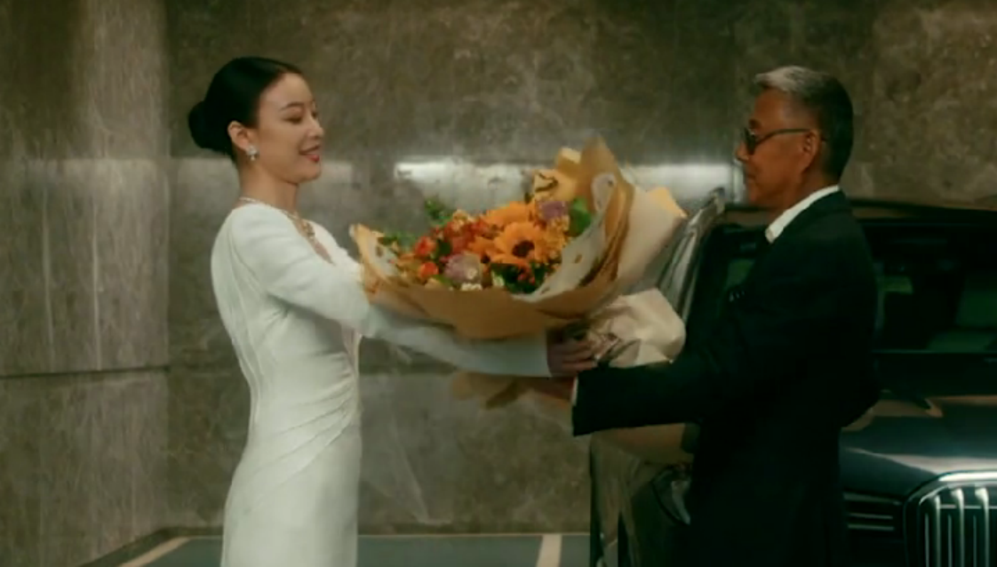 《流金岁月》:朱锁锁和富二代大婚,三个男人都到场送祝福