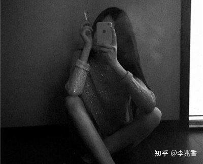 女生比较伤感的网名(女生伤感的网名昵称大全，好听心碎，悲伤到绝望)