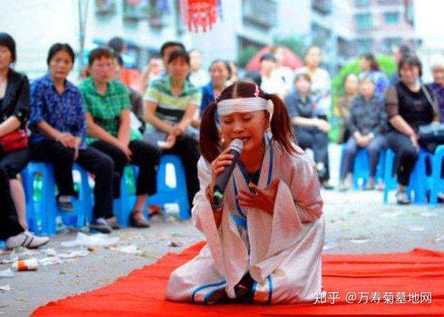 农村白事哭灵女越来越多究竟是孝道沦丧还是另有隐情
