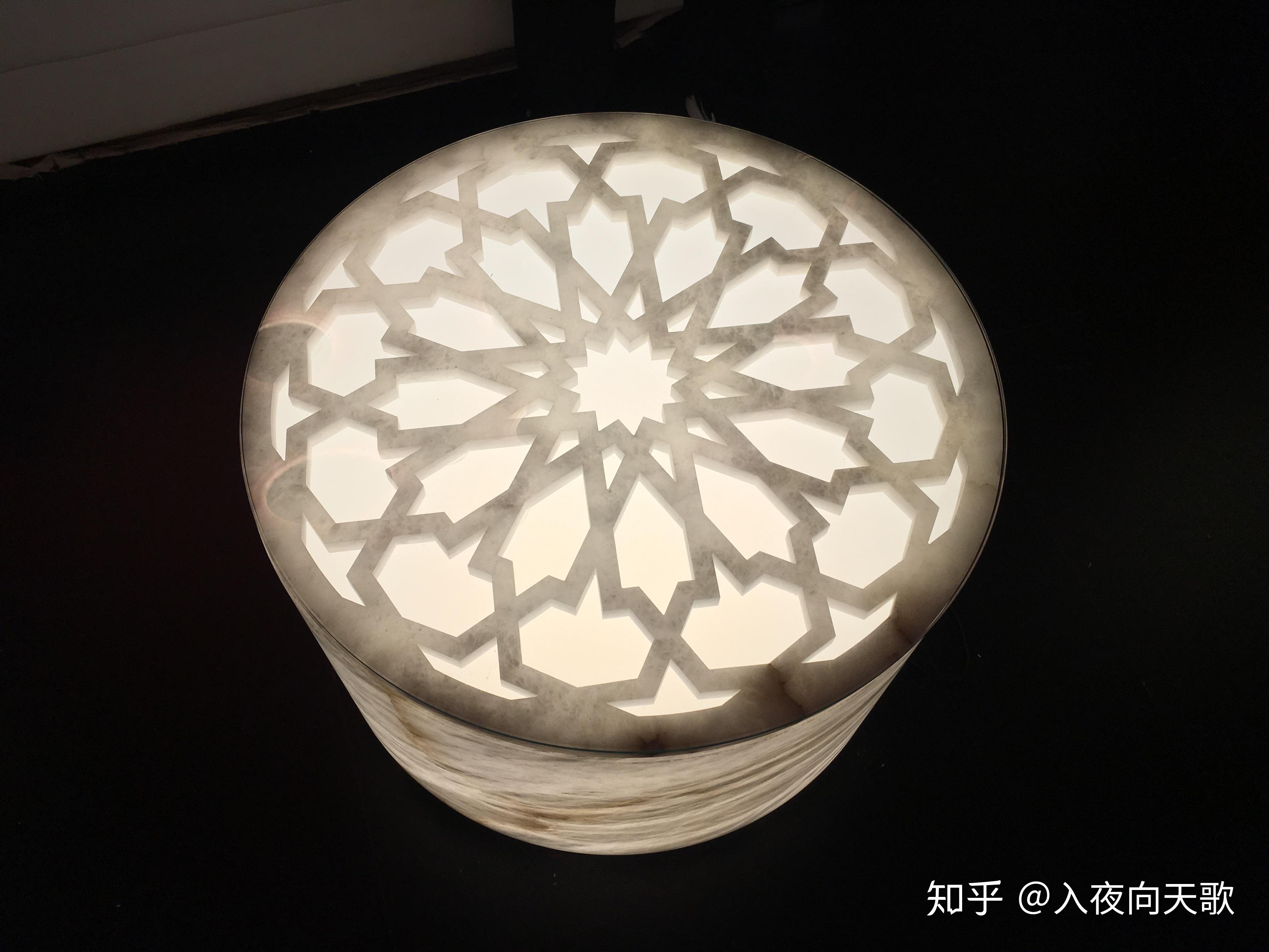 云石灯的云石全部运用西班牙上等的透光雪花石.