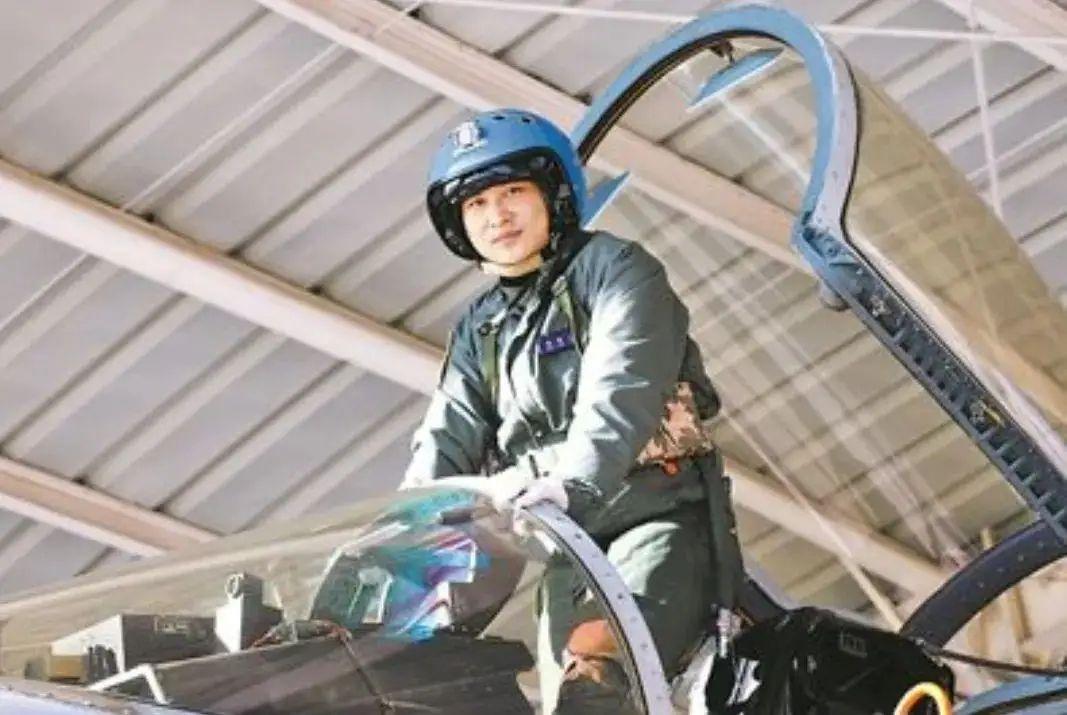 南海撞机王伟成功跳伞,为何10万人找不到?21年后真相浮出水面 - 知乎
