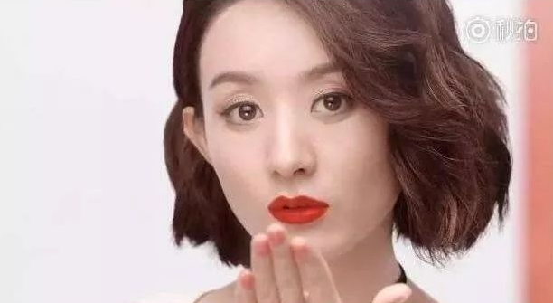 赵丽颖眼窝深陷是怎么回事真的是年龄大了吗