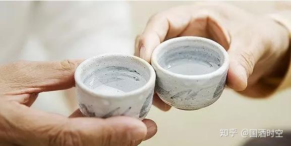 怎么熄灭酒精块 v2-79855fbdb7f8df06003e66ffe3515153_r.jpg