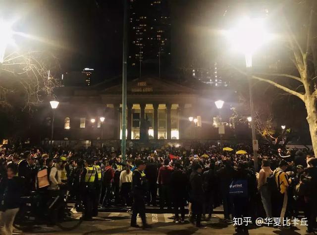 CBD被国旗占领,澳洲华人首次反抗游行!这才是中国青年的样子 - 知乎