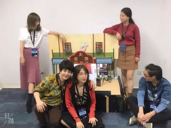 一夜圈粉40万,抖音小姐姐「王蓝莓」的爆款之路