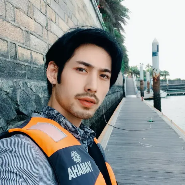 男生阳光一点的微信头像(优选16张)