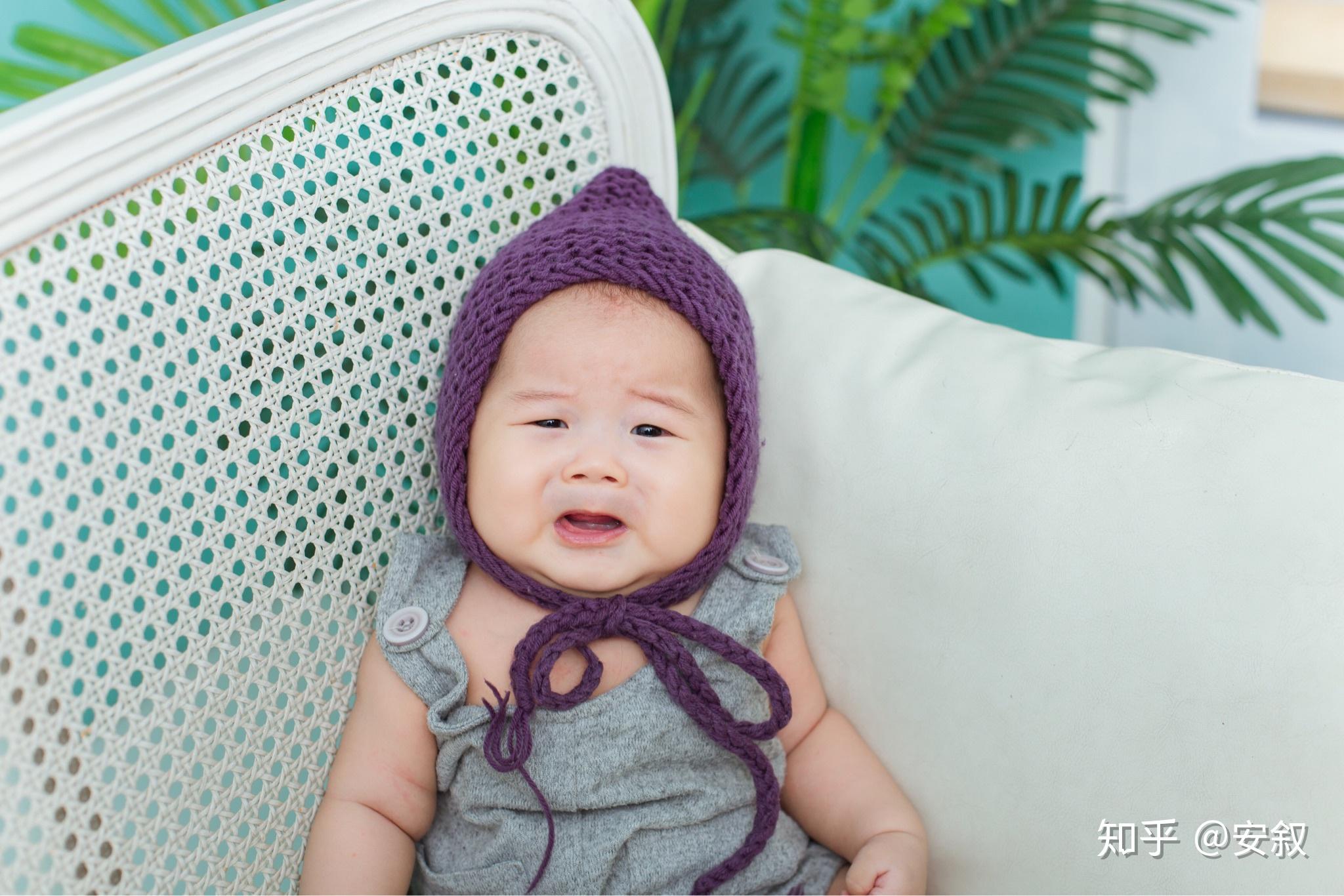 宝宝几个月会自己抓着东西玩 v2-7a510fb2dcb3d7b1e7e0578ae0515ed7_r.jpg