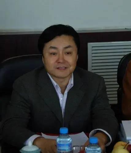 亿元司长的巨贪背后真是穷怕了