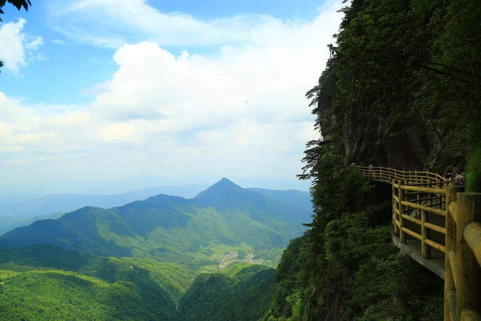 江西熱門旅遊景點明月山旅遊攻略低音號導遊