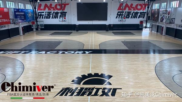 篮球球场木地板_nba球场地板是什么材料_球场运动悬浮地板