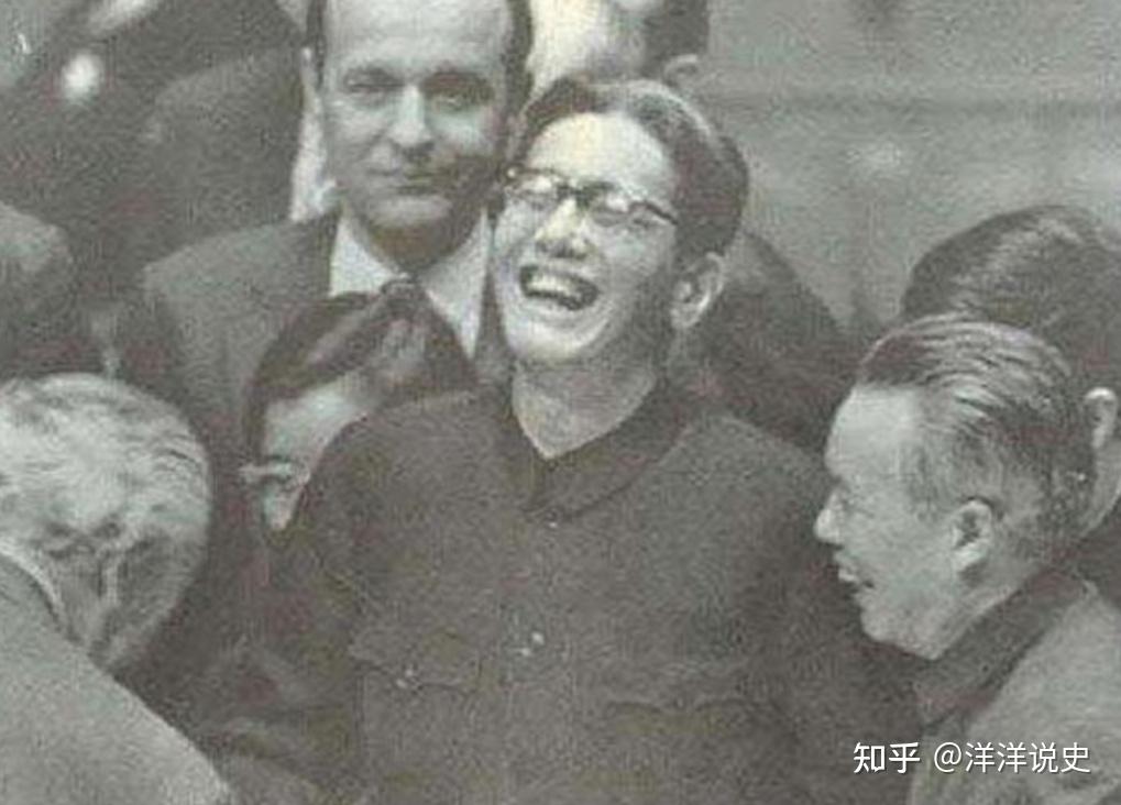 乔冠华病逝后,章含之为何不愿与丈夫合葬?晚年护士长道出原由 - 知乎