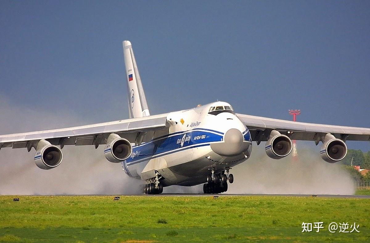 美苏运输机谁更好c5对比安124晚问世的飞机真的有后发优势