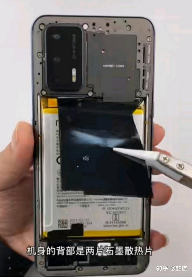 真我gtneo拆机图:除了性能跑分,同样对于《王者荣耀》以及《和平精英