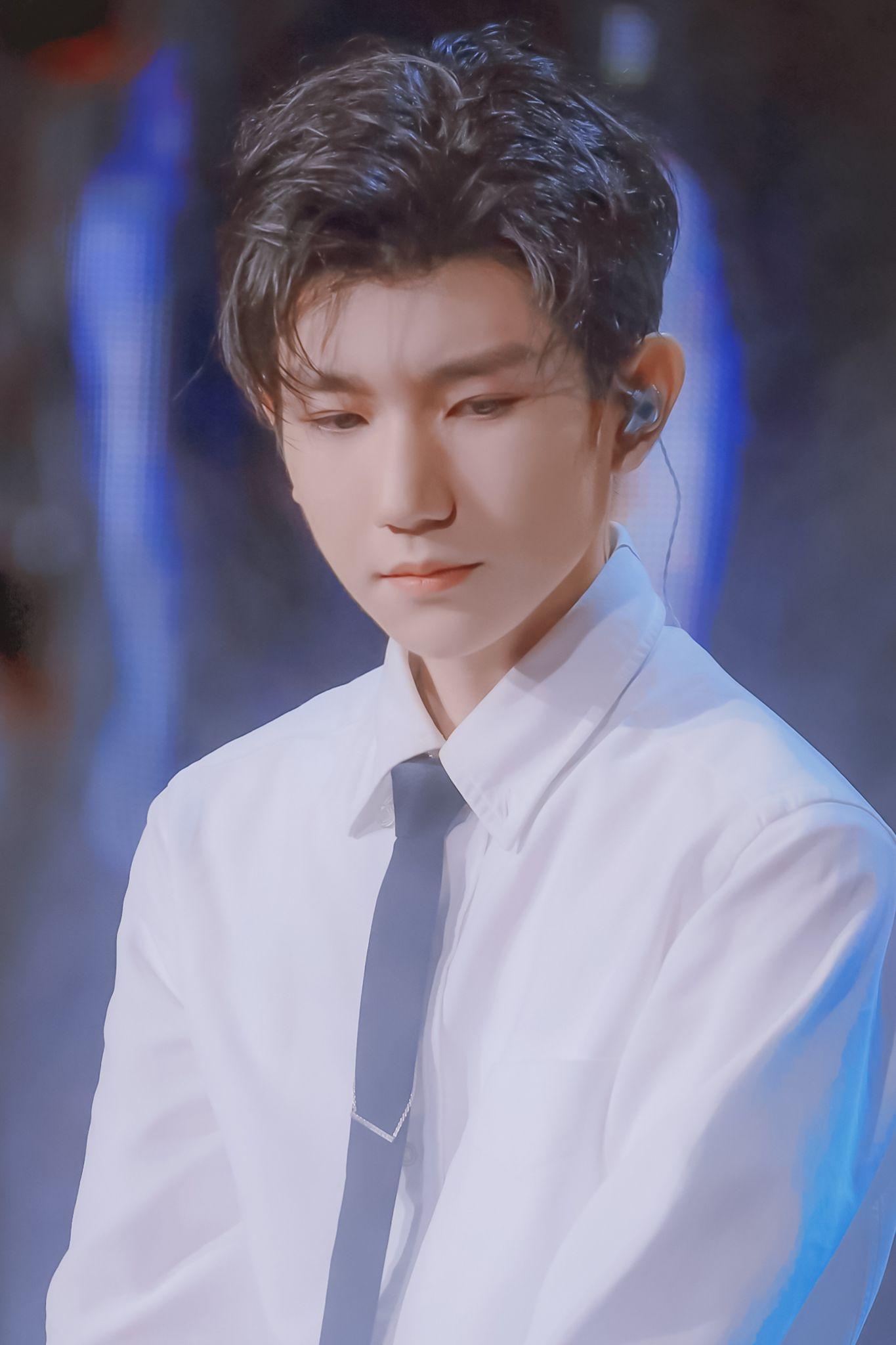 王源有哪些让你觉得很惊艳的图片? - 知乎