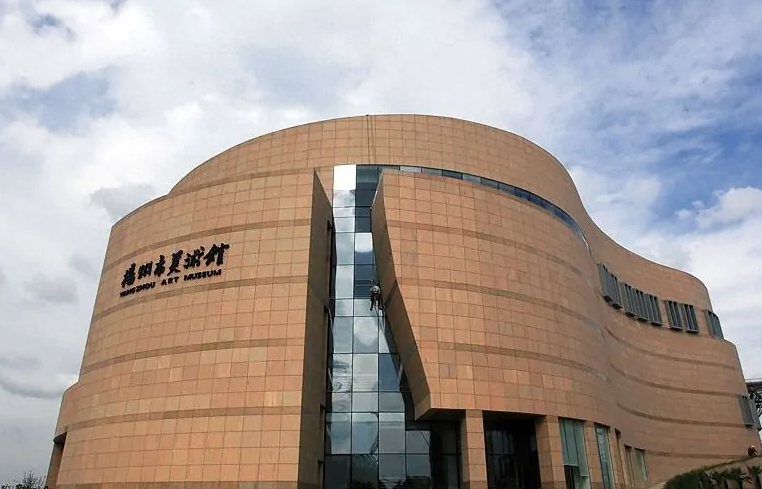 112扬州市美术馆扬州市美术馆于2010年9月26日建成并对外开放,建筑