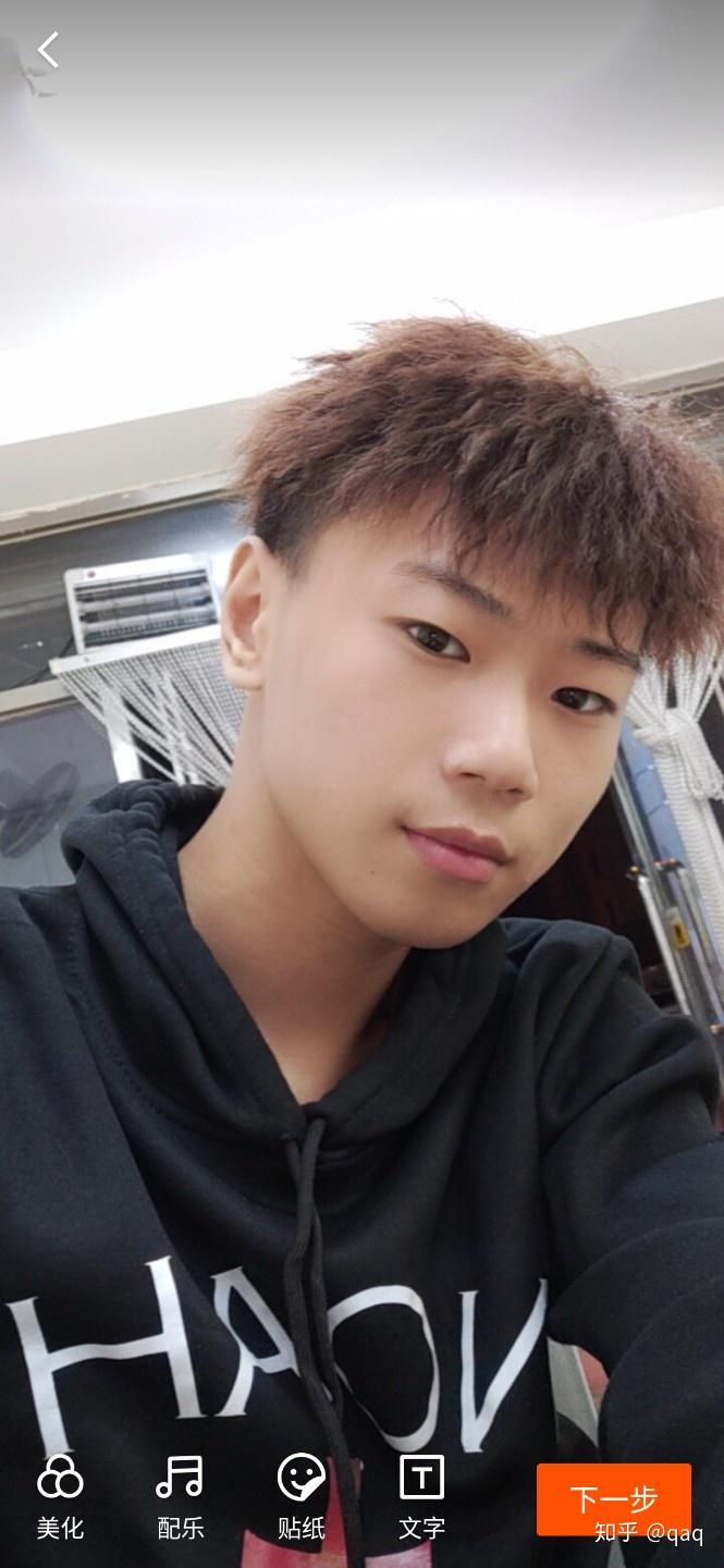 娃娃脸的男生怎么办