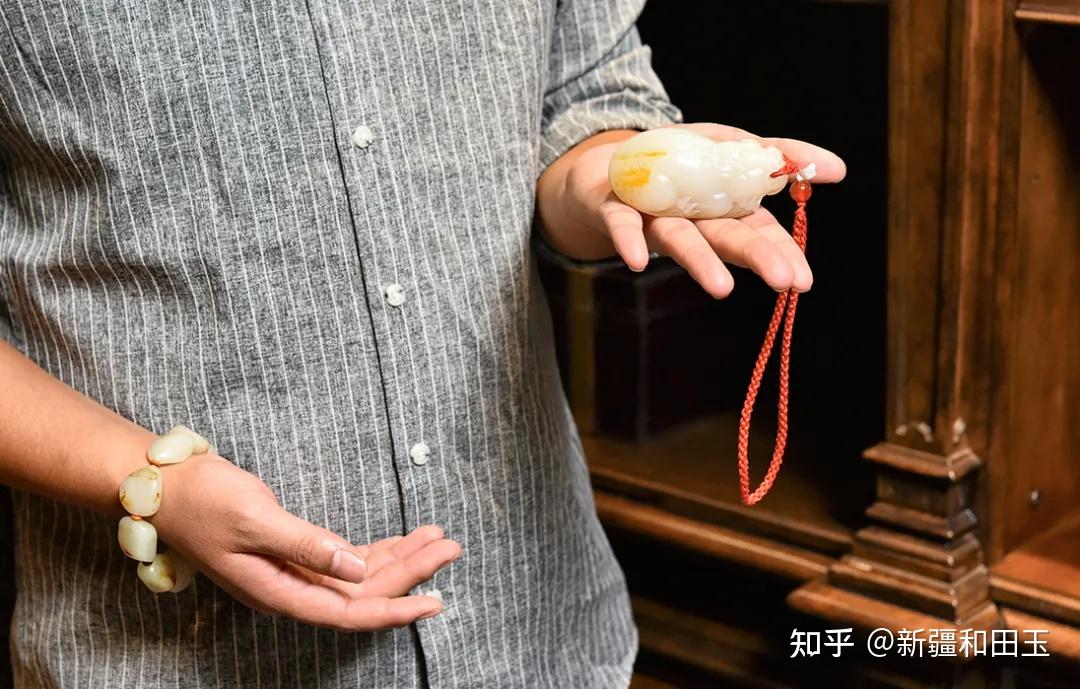 男人适合戴这样的和田玉你戴对了吗