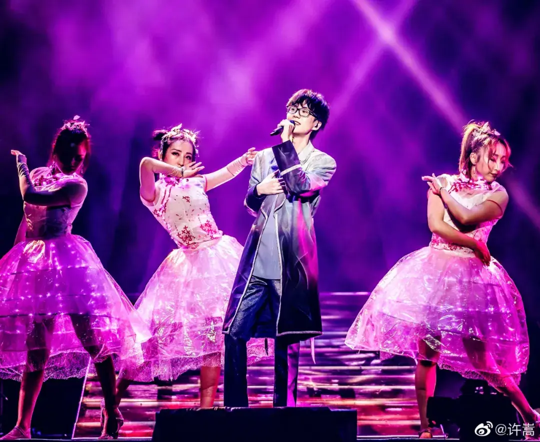 如果许嵩现象不断出现乐坛就离下一个黄金年代不远了