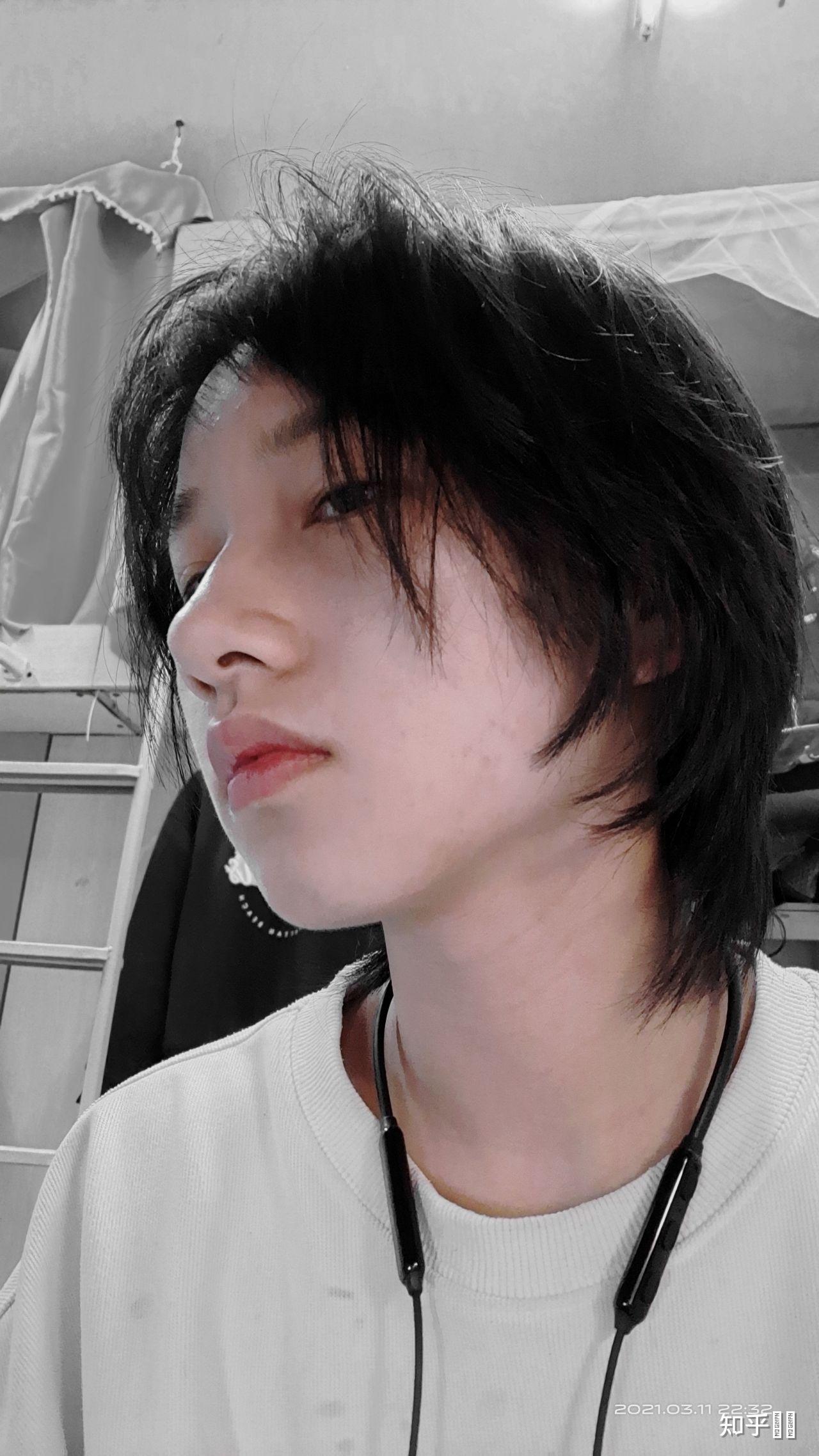 女生想剪一个男生的发型有什么推荐吗