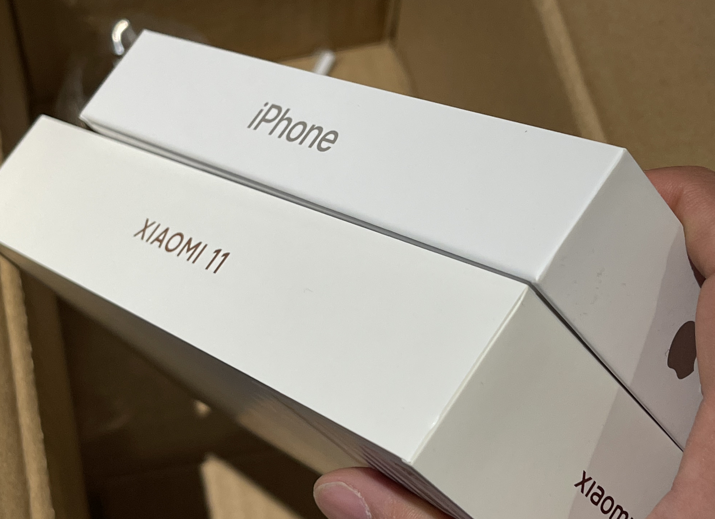 小米11又上热搜引争议不送充电头你支持吗