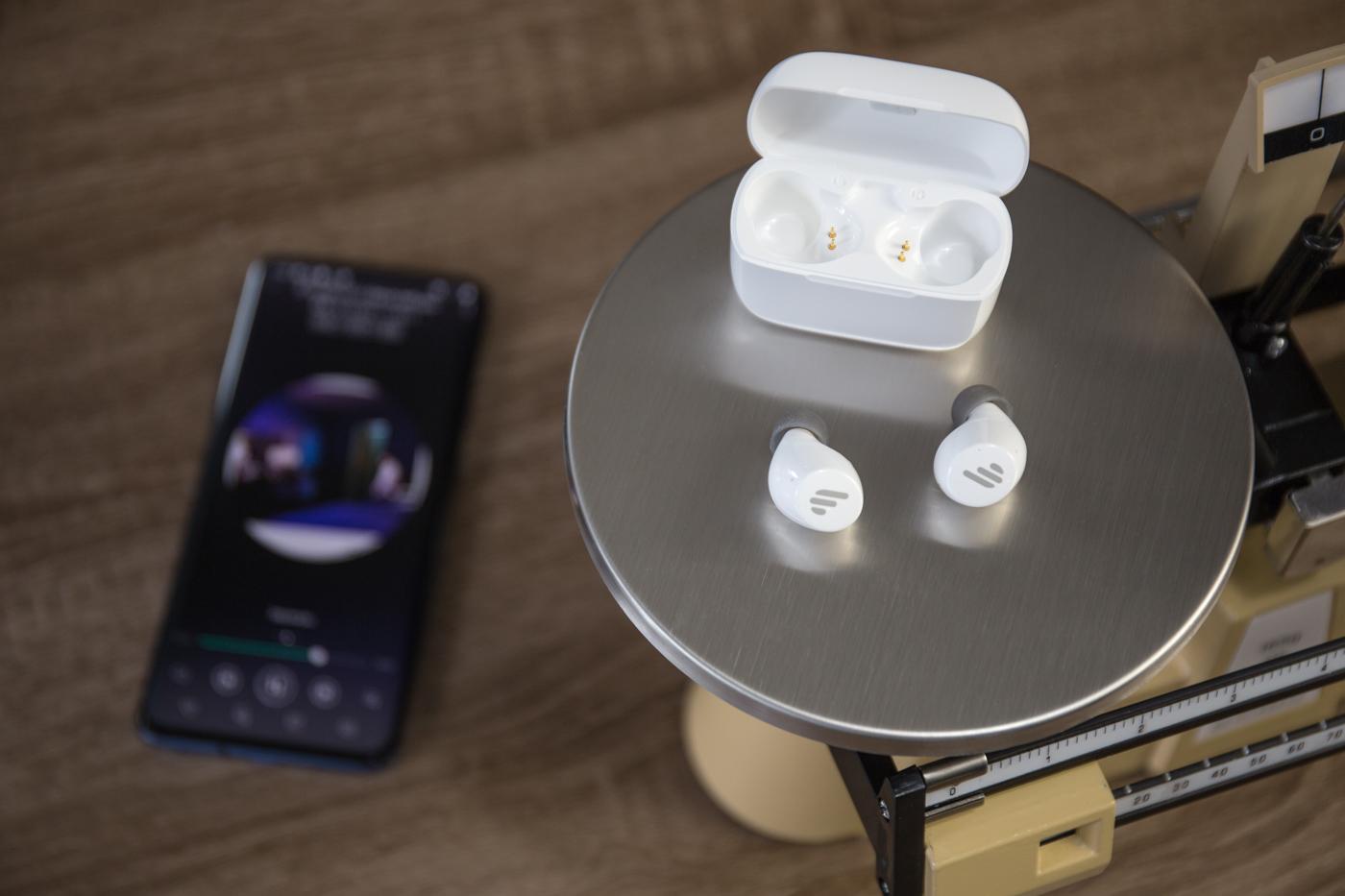 走"亲民"定价的漫步者tws1真无线耳机,做到了续航与性能兼备