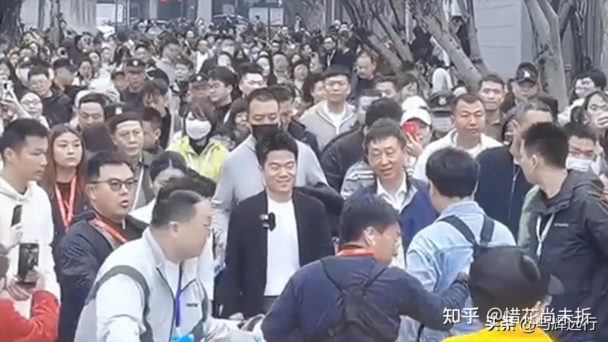 前脚网络喷子指责董宇辉排场大,后脚湖北文旅官方回应光速打脸 - 知乎