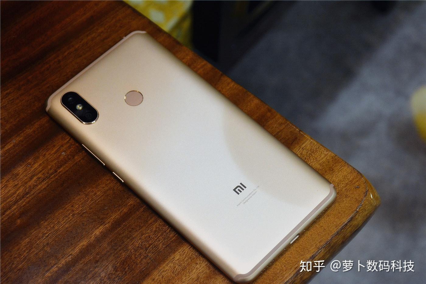 mix内置4400mah电池2小米max内置4850毫安时的电池四外观方面1小米mix