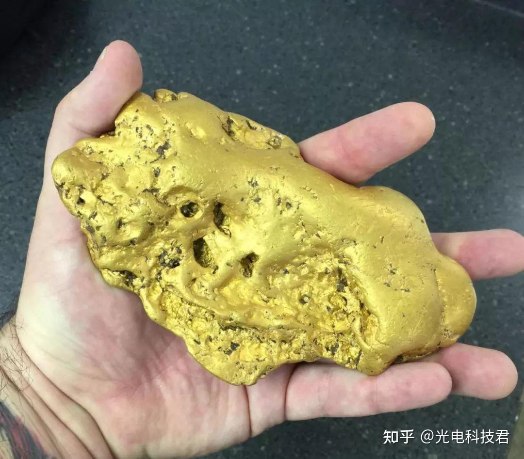 河南疑似出现火流星一块陨石价值298亿元为什么比黄金还贵重