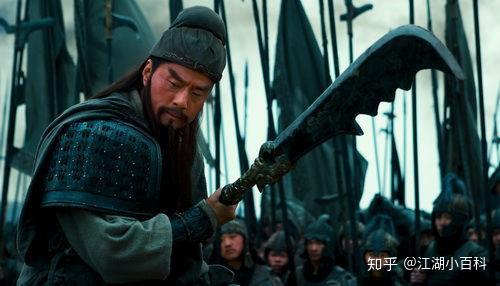 的武器,一直等出家当和尚以后才在铁匠铺打了一条水磨禅杖,一口戒刀