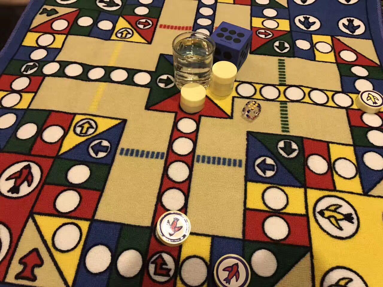 有哪些适合情侣两个人一起玩的桌游? - Lady6